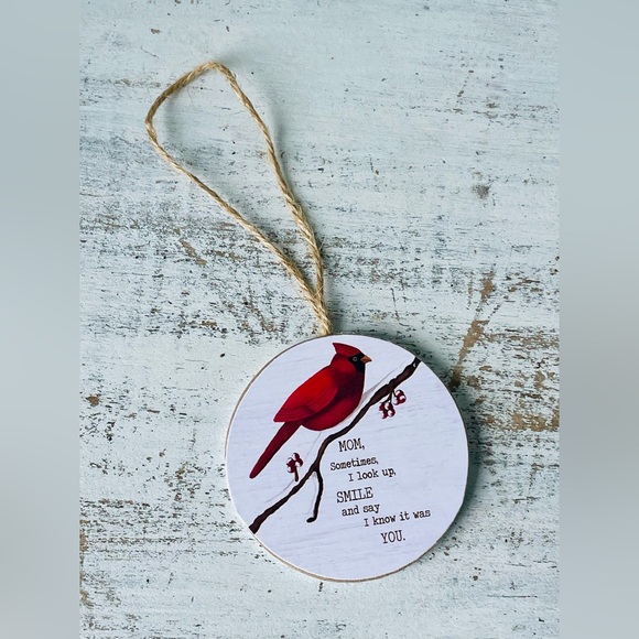 *Mom Round Cardinal Ornament - Picture 7 of 11